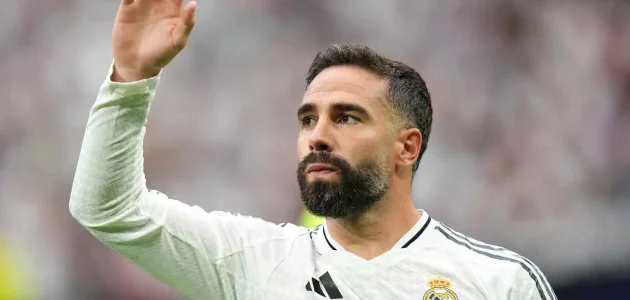 داني كارفخال يعبر عن سعادته بتولي شارة قيادة ريال مدريد